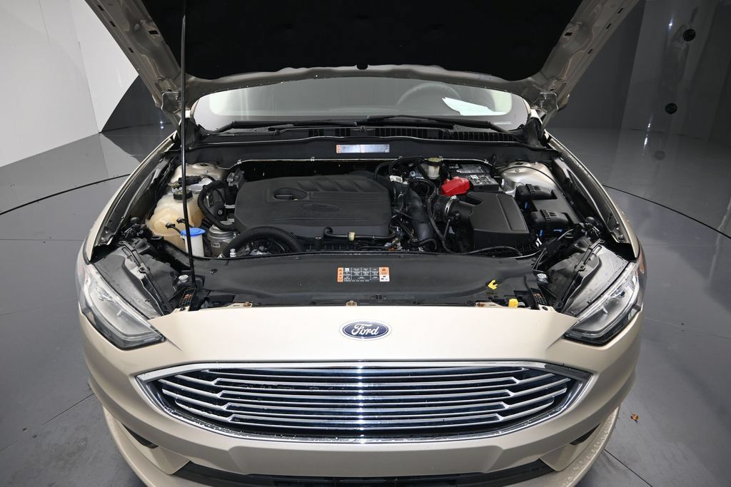 Used 2018 Ford Fusion SE w/ Fusion SE Technology Package FWD image 28