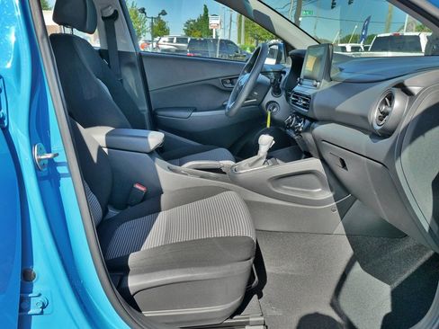 Used 2022 Hyundai Kona SE w/ Cargo Package image 12