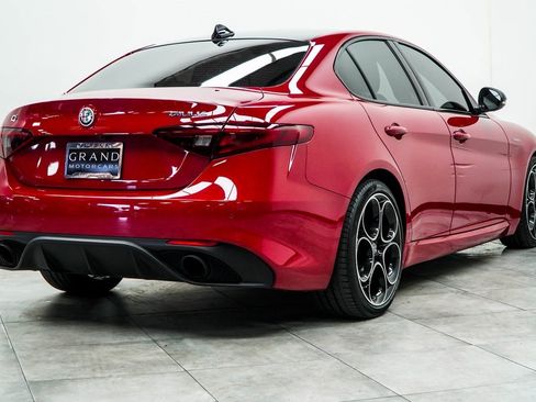 Used 2022 Alfa Romeo Giulia Veloce image 12