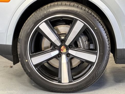 New 2026 Porsche Cayenne AWD/4WD image 33