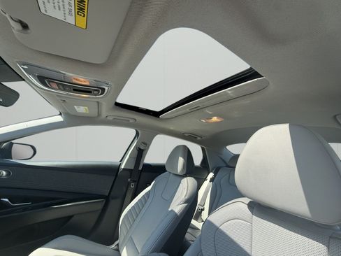 Used 2024 Hyundai Elantra Limited FWD image 24