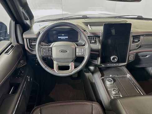 Used 2024 Ford Expedition Limited AWD/4WD image 25
