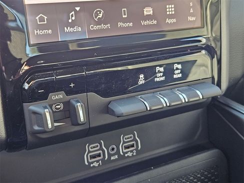 New 2026 RAM 1500 4x4 Crew Cab image 30
