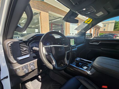 Used 2023 Chevrolet Silverado 1500 RST w/ Z71 Off-Road Package image 7