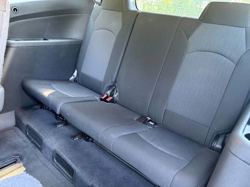 Used 2015 Chevrolet Traverse LT w/ Style and Technology Package image 19