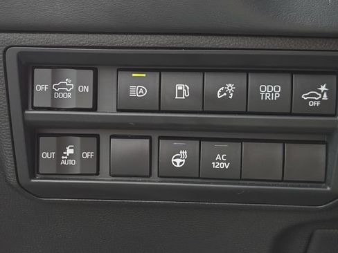 Used 2022 Toyota Tundra Platinum w/ Advanced Package AWD/4WD image 25