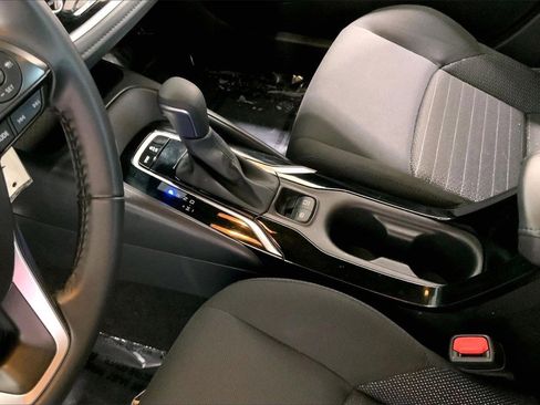 Used 2021 Toyota Corolla SE image 17