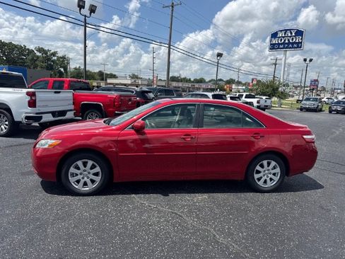 Used 2009 Toyota Camry LE FWD image 2