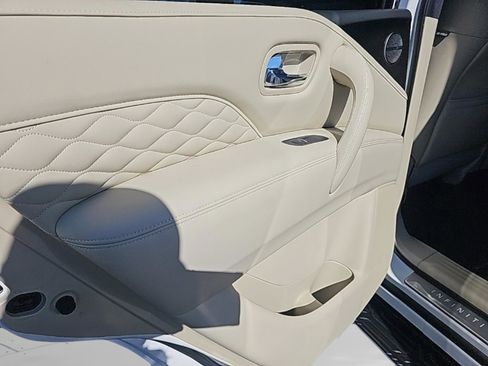 Used 2024 INFINITI QX80 Sensory w/ Cargo Package image 27