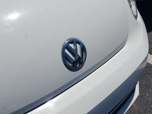 Used 2018 Volkswagen Beetle 2.0T SE image 3