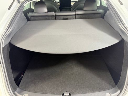 Used 2024 Tesla Model Y Long Range image 27