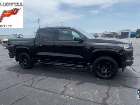 Used 2025 Chevrolet Colorado W/T w/ WT Custom Package AWD/4WD image 2