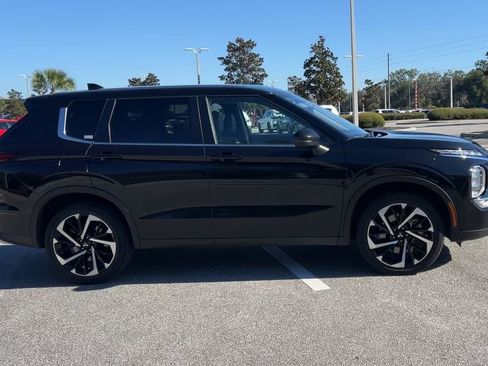 Used 2024 Mitsubishi Outlander SE Black Edition image 9