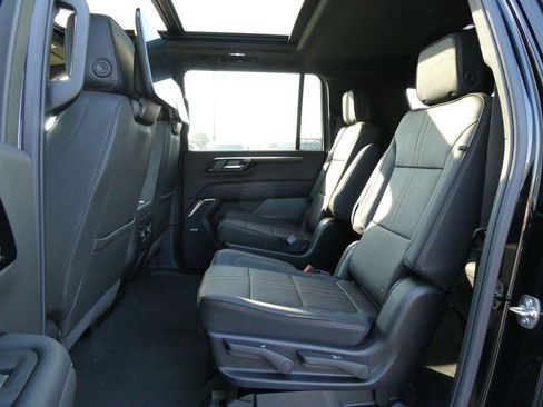 New 2026 Chevrolet Suburban High Country AWD/4WD image 16