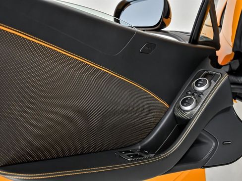 Used 2013 McLaren MP4-12C Spider RWD image 17