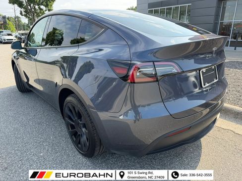 Used 2023 Tesla Model Y Long Range AWD/4WD image 3