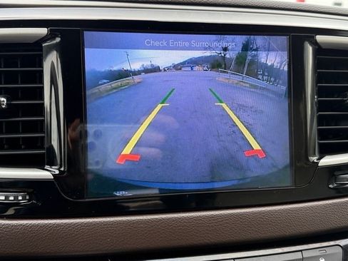 Used 2017 Chrysler Pacifica Touring-L image 26