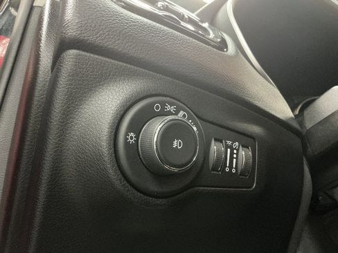 Used 2020 Jeep Compass Latitude image 12