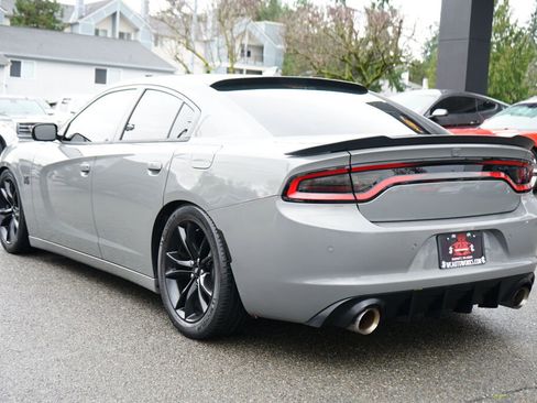 Used 2018 Dodge Charger R/T w/ Blacktop Package image 3