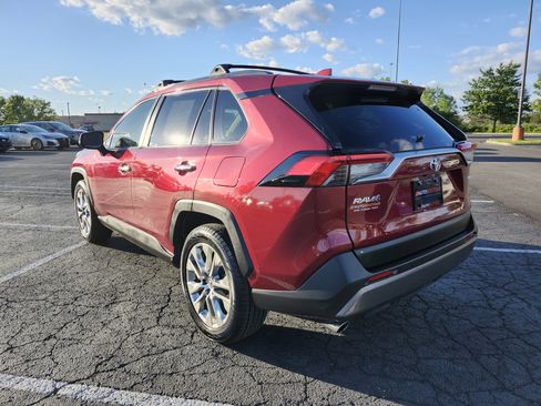 Used 2019 Toyota RAV4 Limited w/ Advanced Technology Package FWD image 16