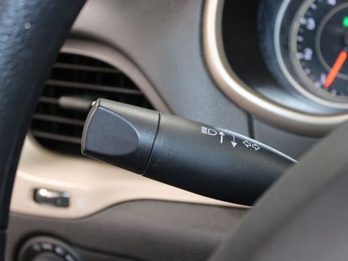 Used 2018 Jeep Cherokee Latitude image 22