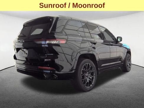 Used 2025 Jeep Grand Cherokee Summit w/ Obsidian Package AWD/4WD image 5