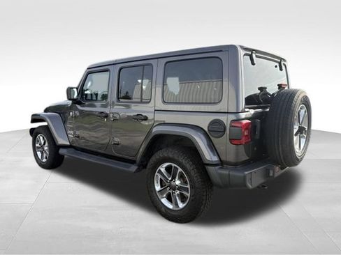 Used 2018 Jeep Wrangler Unlimited Sahara AWD/4WD image 2