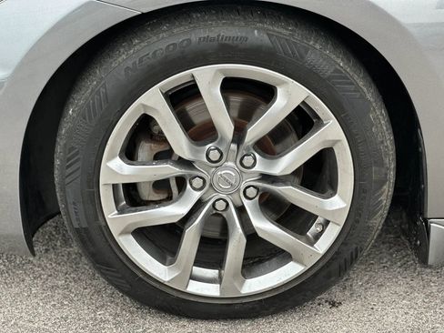 Used 2014 Nissan 370Z Coupe RWD image 21