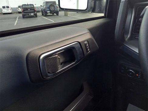 Used 2024 Ford Bronco Outer Banks image 25