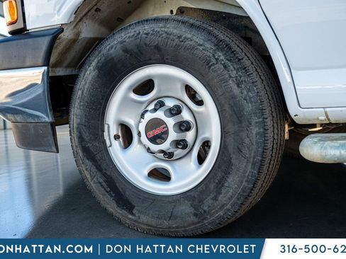 Used 2024 GMC Savana 2500 w/ Driver Convenience Package image 42