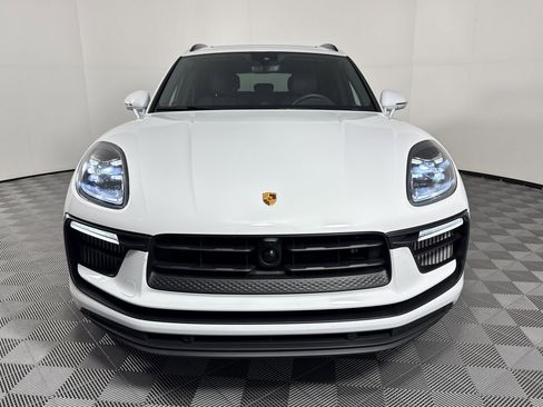 Certified 2025 Porsche Macan S image 6