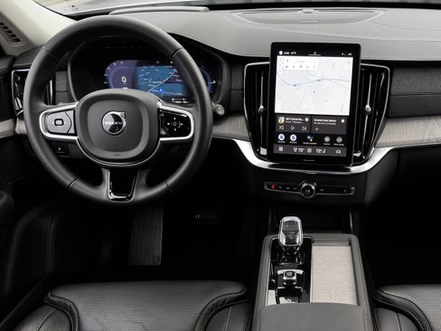 Used 2025 Volvo XC90 T8 Ultra image 30