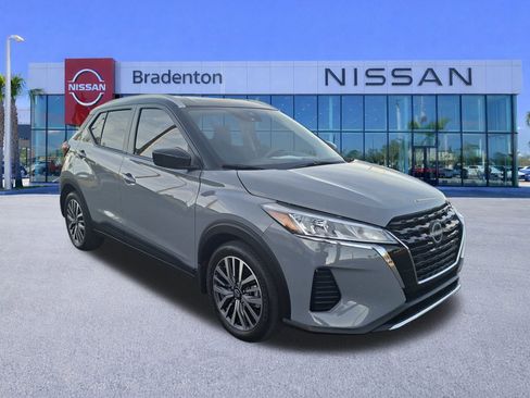 Certified 2023 Nissan Kicks SV image 3