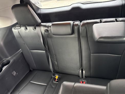 Used 2022 Toyota Highlander XLE image 10