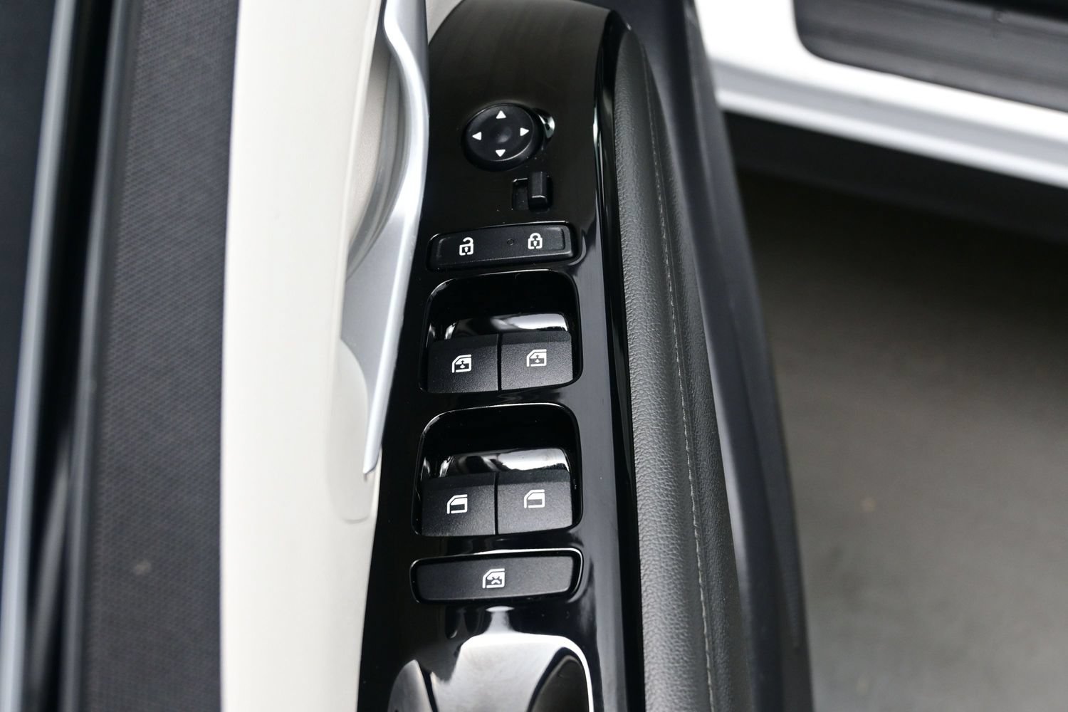 Certified 2024 Hyundai Tucson Limited AWD/4WD image 10