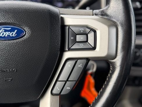 Used 2022 Ford F350 Lariat image 13