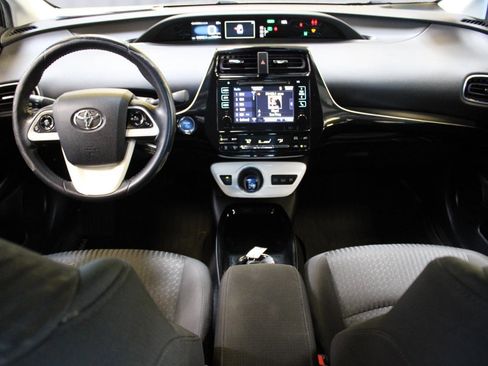 Used 2018 Toyota Prius Prime Plus image 2