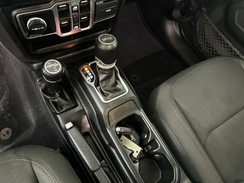 Used 2023 Jeep Wrangler Unlimited w/ Cold Weather Group image 20