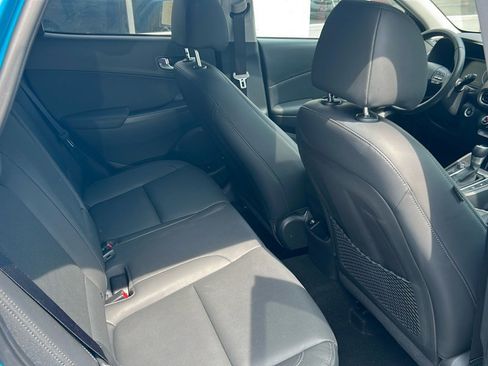 Used 2022 Hyundai Kona Limited image 10