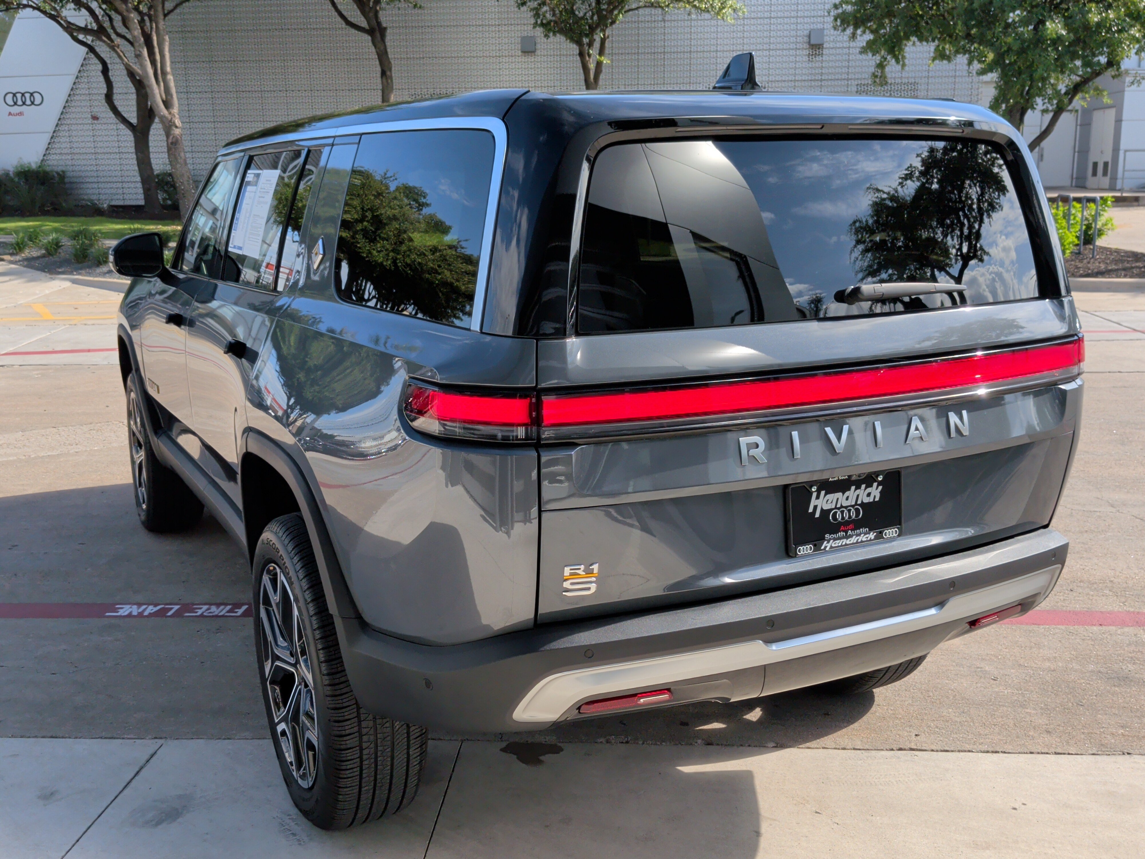 Used 2024 Rivian R1S Adventure Quad AWD/4WD image 8