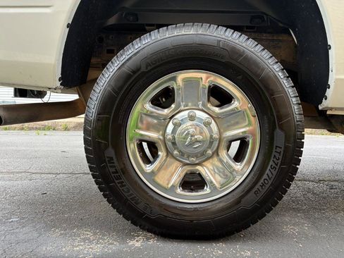 Used 2017 RAM 2500 Tradesman w/ Chrome Appearance Group image 32