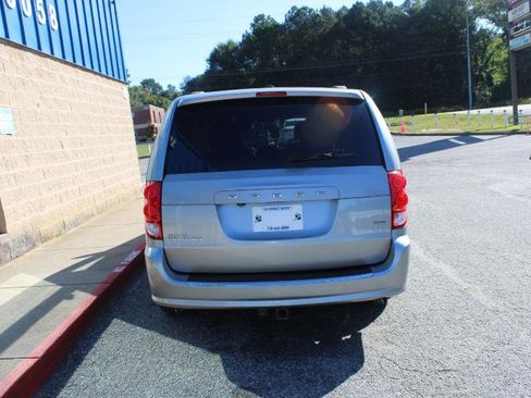 Used 2018 Dodge Grand Caravan SXT image 5