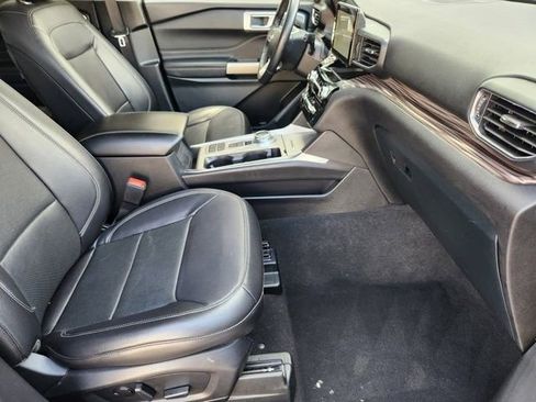 Used 2024 Ford Explorer Limited RWD image 12