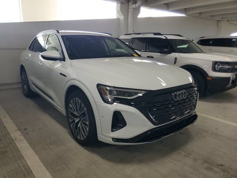 Used 2024 Audi Q8 e-tron Prestige w/ Prestige Package AWD/4WD image 2