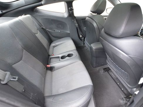 Used 2014 Hyundai Veloster w/ Style Package 02 image 13