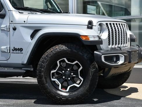 Used 2023 Jeep Gladiator Sport AWD/4WD image 14