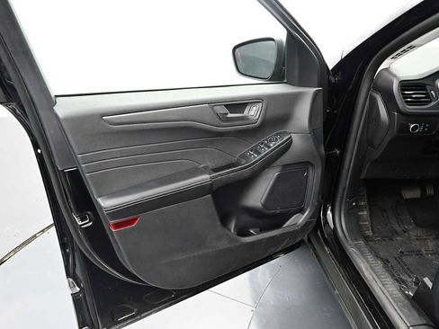 Used 2025 Ford Escape Active AWD/4WD image 9
