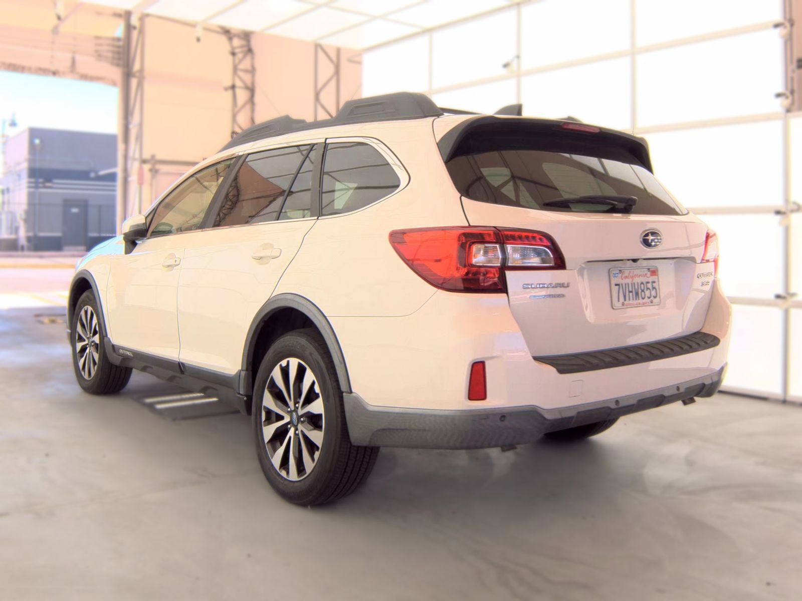 Used 2017 Subaru Outback 3.6R Limited AWD/4WD image 6