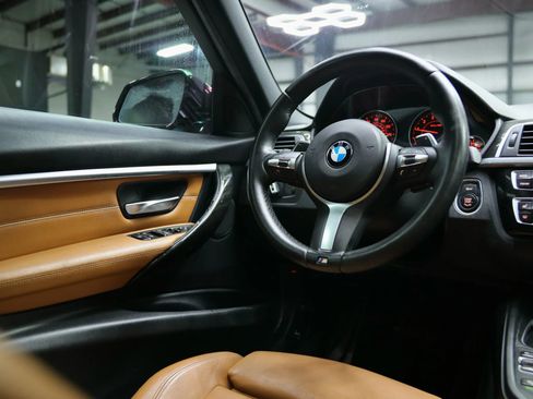 Used 2018 BMW 330i xDrive Sedan w/ M Sport Package image 37