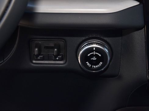 New 2025 Lincoln Navigator Reserve w/ Jet Appearance Package image 33